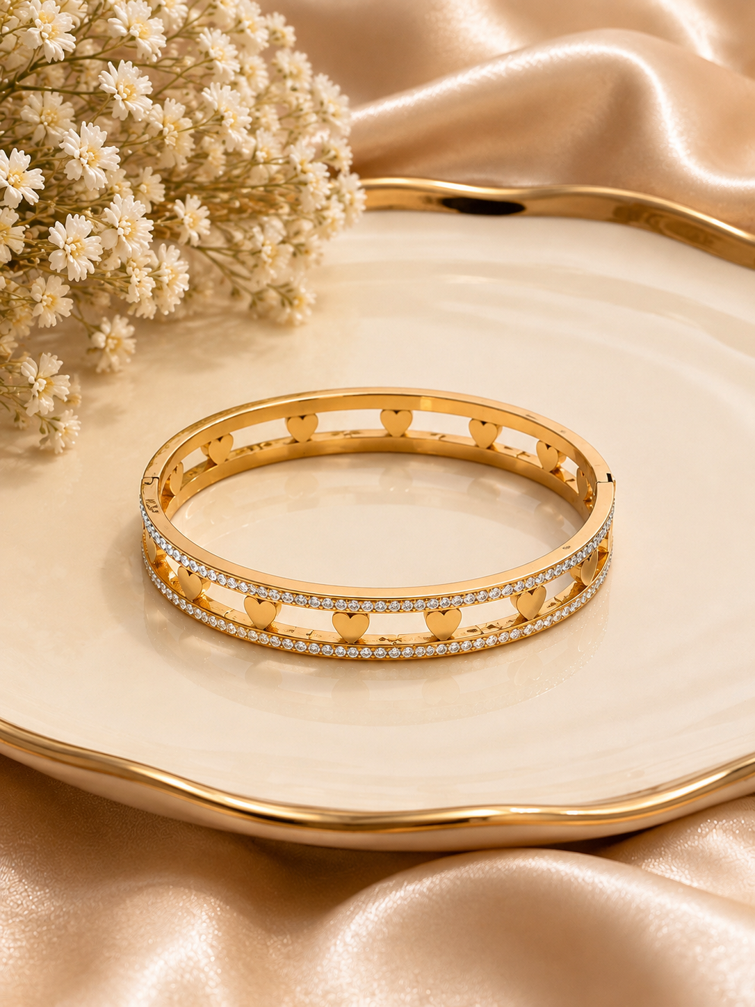 Amour Heart Bangle